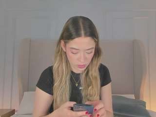 Chloe Dee